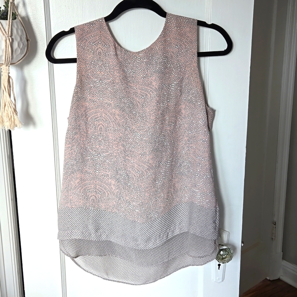 Rose & Olive light pink sleeveless blouse, M